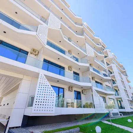 Luxury Tes Apartment Mamaia Exterior photo